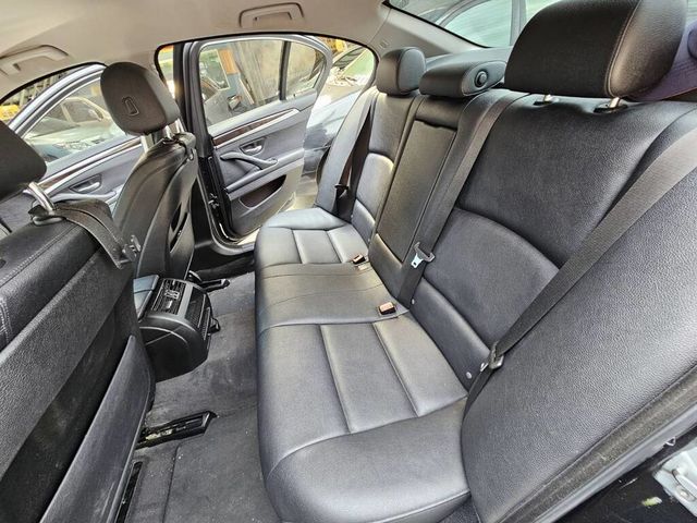BMW寶馬 520D  第8張相片