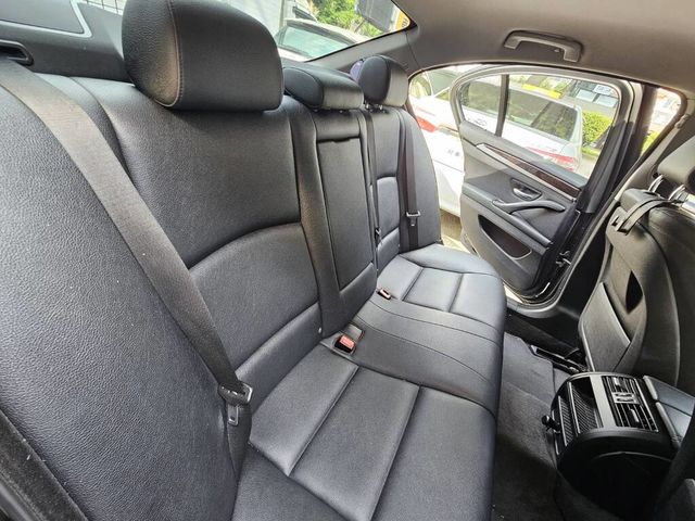 BMW寶馬 520D  第9張相片