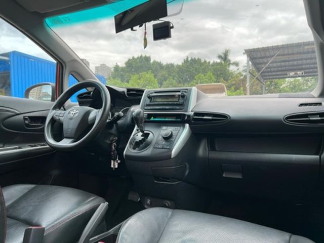 TOYOTA豐田 WISH  第14張相片