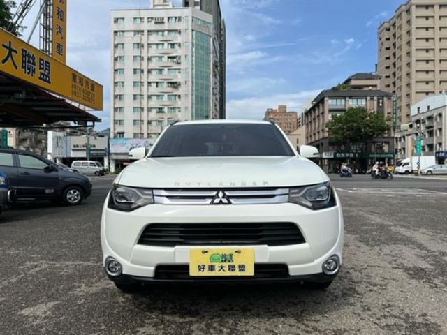 MITSUBISHI三菱 OUTLANDER  第3張相片