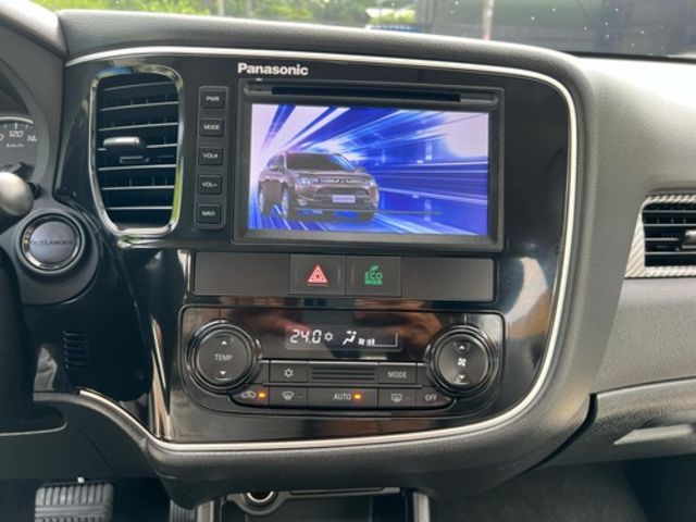 MITSUBISHI三菱 OUTLANDER  第10張相片