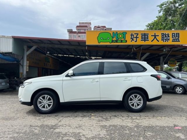 MITSUBISHI三菱 OUTLANDER  第13張相片