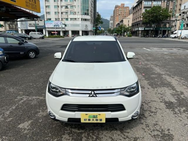 MITSUBISHI三菱 OUTLANDER  第17張相片