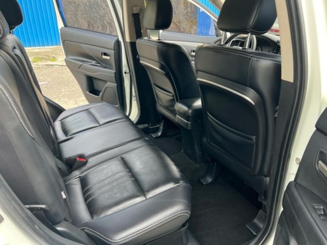 MITSUBISHI三菱 OUTLANDER  第18張相片