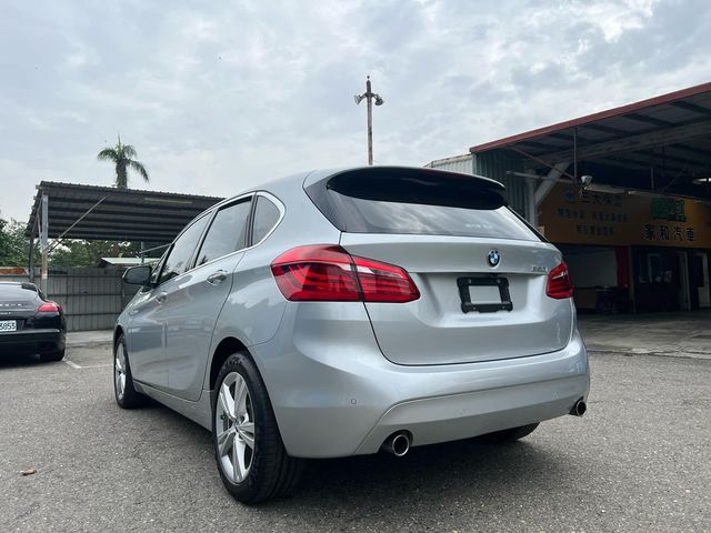 BMW寶馬 220I  第2張相片