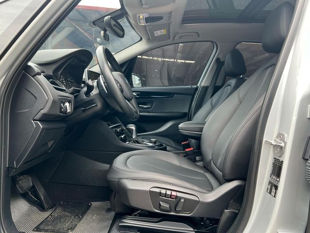 BMW寶馬 220I  第9張相片