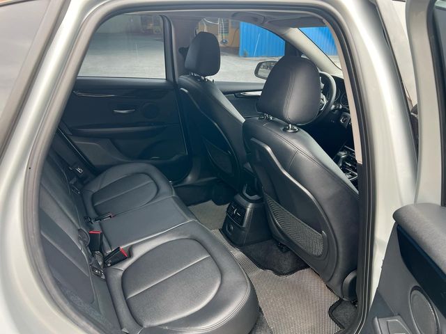 BMW寶馬 220I  第10張相片