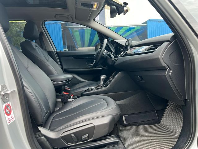BMW寶馬 220I  第16張相片