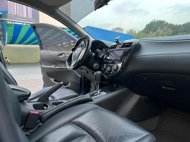 NISSAN日產 TIIDA  第6張相片