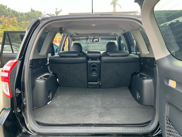 TOYOTA豐田 RAV4  第13張相片