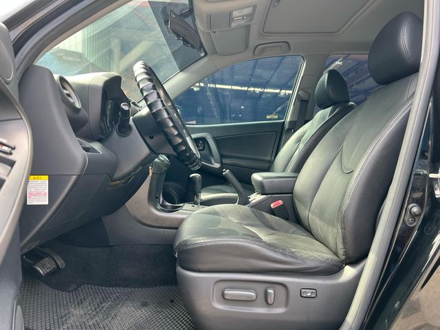 TOYOTA豐田 RAV4  第15張相片