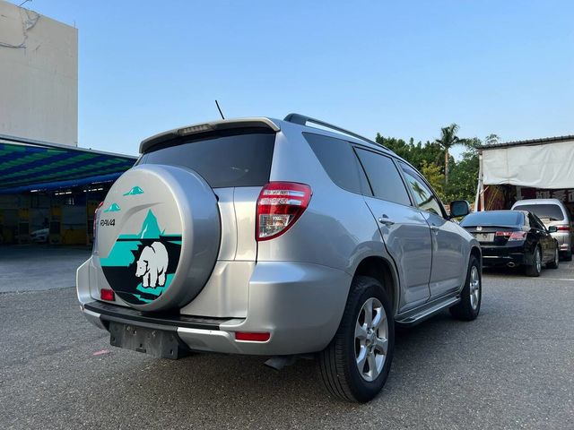 TOYOTA豐田 RAV4  第2張相片