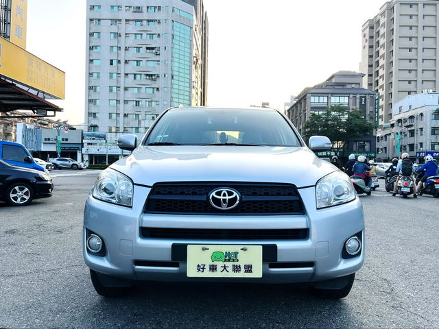 TOYOTA豐田 RAV4  第3張相片