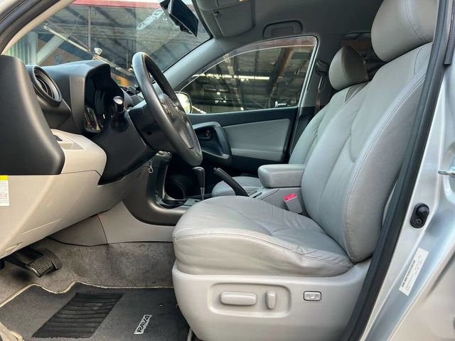 TOYOTA豐田 RAV4  第7張相片
