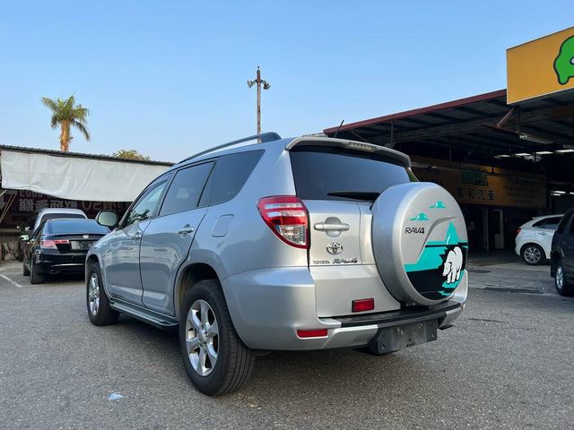 TOYOTA豐田 RAV4  第12張相片
