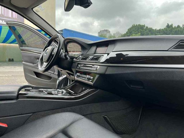 BMW寶馬 520I  第11張相片