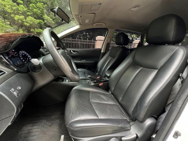 Nissan Tiida  第11張相片