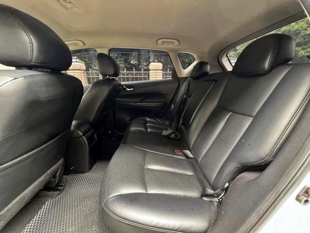 Nissan Tiida  第12張相片