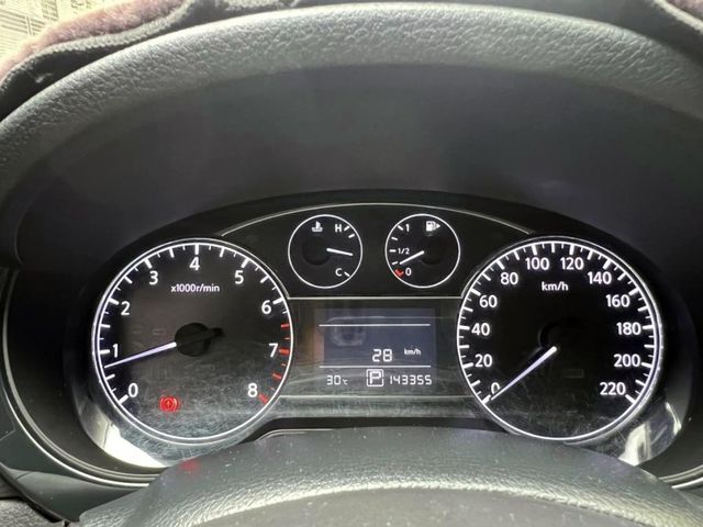 Nissan Tiida  第13張相片