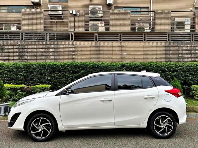 豐田 2022年 YARIS  經典版 一手美車  里程4萬 歡迎賞車  第3張相片