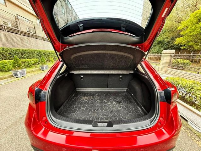 Mazda Mazda3  第8張相片