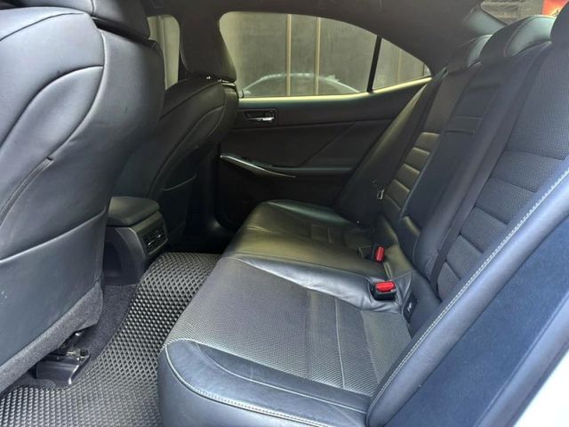 Lexus IS  第5張相片