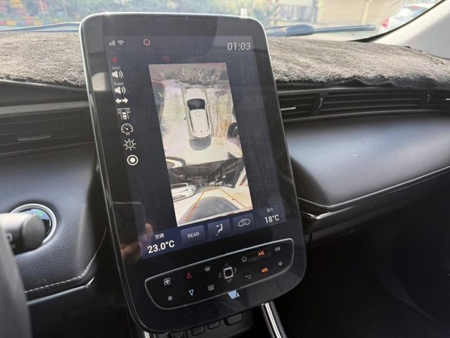 Luxgen URX  第11張相片