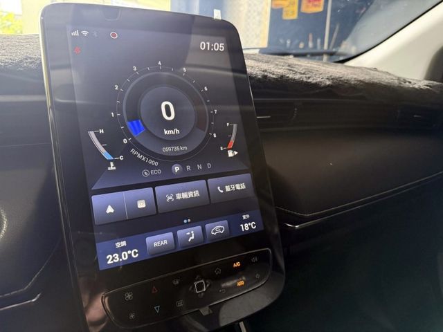 Luxgen URX  第12張相片