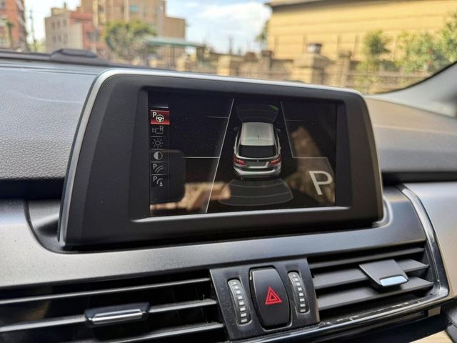 BMW/ 寶馬 218i  第2張相片