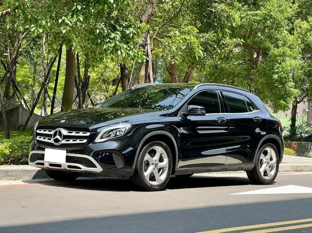 M-BENZ賓士 GLA200  第1張相片