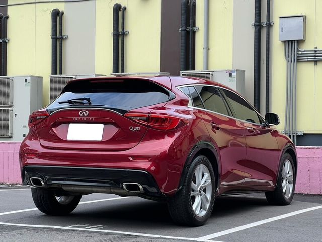 INFINITI無限 Q30  第2張相片