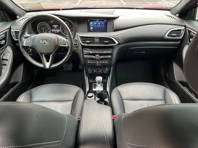 INFINITI無限 Q30  第5張相片