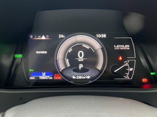 LEXUS凌志 UX 300E  第8張相片