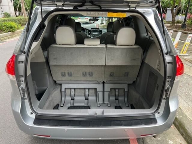 TOYOTA豐田 SIENNA  第6張相片