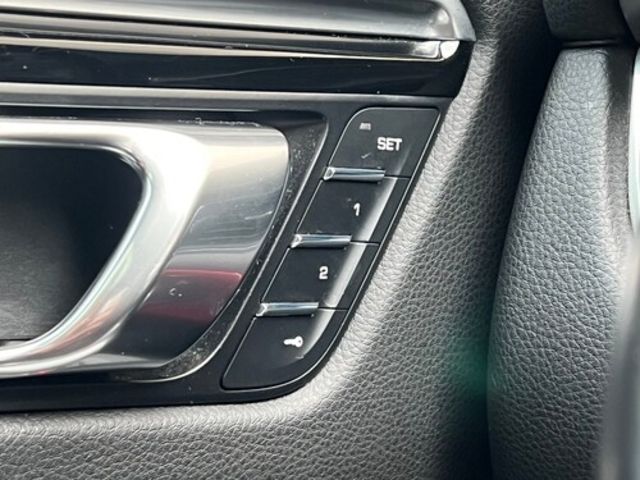 PORSCHE保時捷 MACAN S  第9張相片