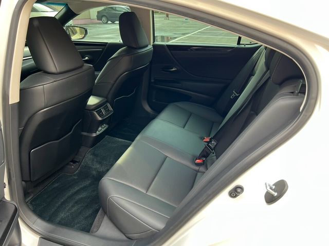 LEXUS凌志 ES200  第7張相片
