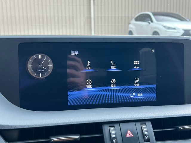 LEXUS凌志 ES200  第19張相片