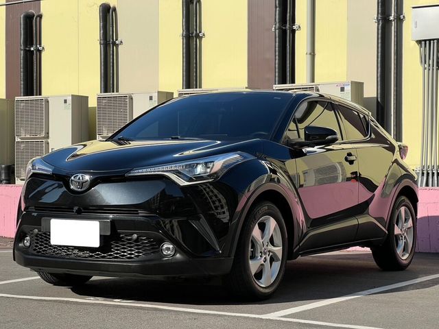 TOYOTA豐田 C-HR  第1張相片
