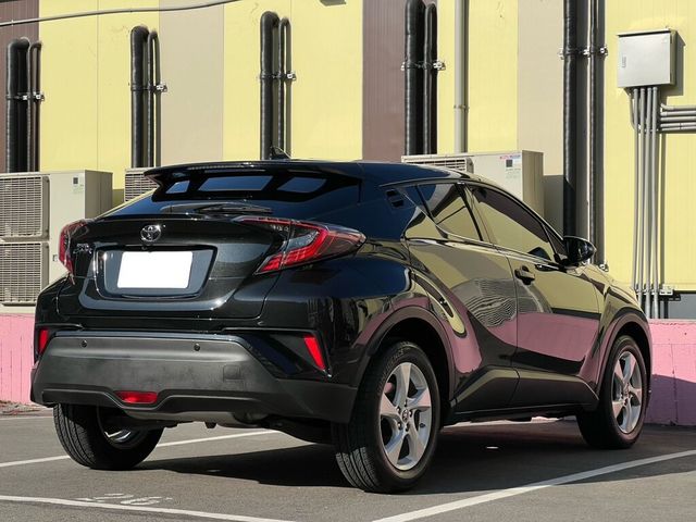 TOYOTA豐田 C-HR  第3張相片