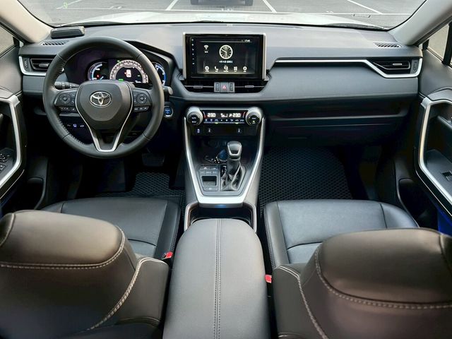 TOYOTA豐田 RAV4  第5張相片