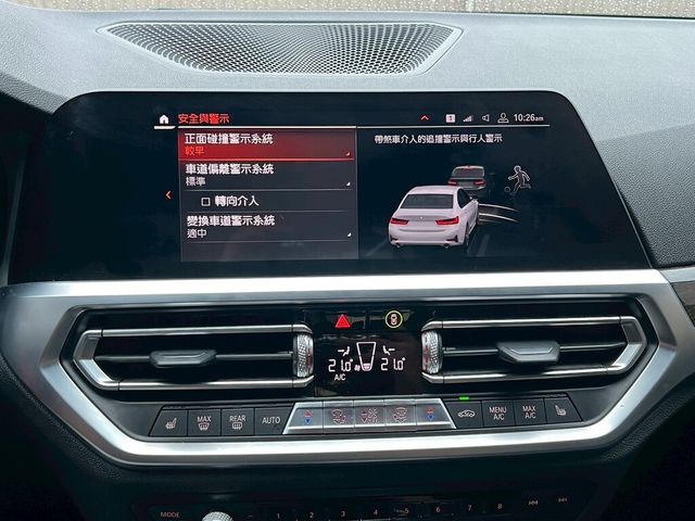 BMW寶馬 330I  第8張相片