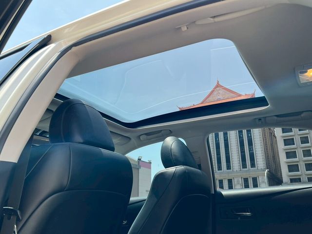 LEXUS凌志 RX450H  第7張相片