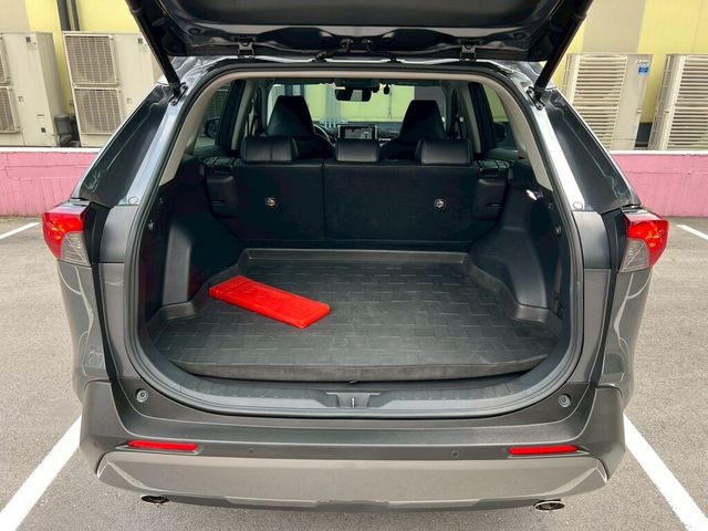 TOYOTA豐田 RAV4  第6張相片