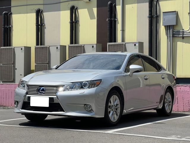 LEXUS凌志 ES300H  第1張相片