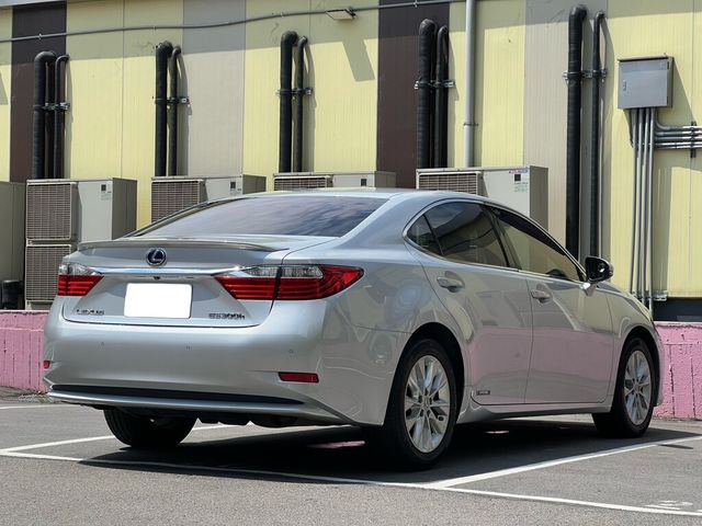 LEXUS凌志 ES300H  第2張相片