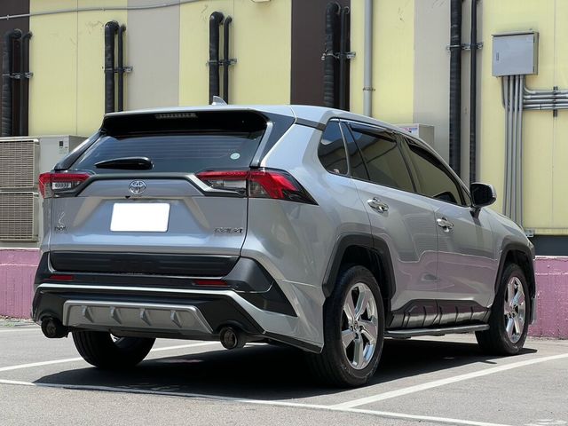 TOYOTA豐田 RAV4  第2張相片