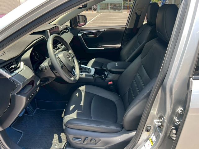 TOYOTA豐田 RAV4  第3張相片