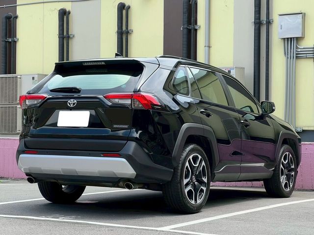 TOYOTA豐田 RAV4  第2張相片
