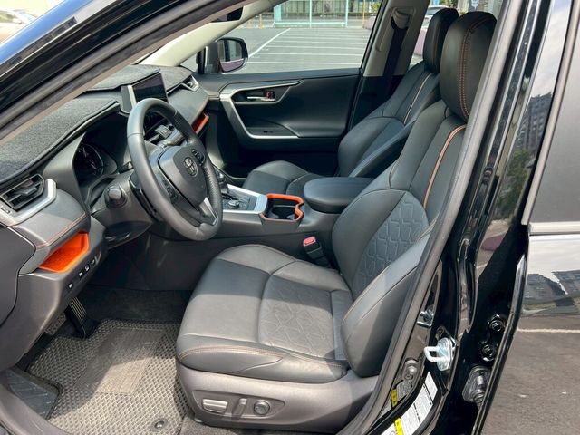 TOYOTA豐田 RAV4  第3張相片