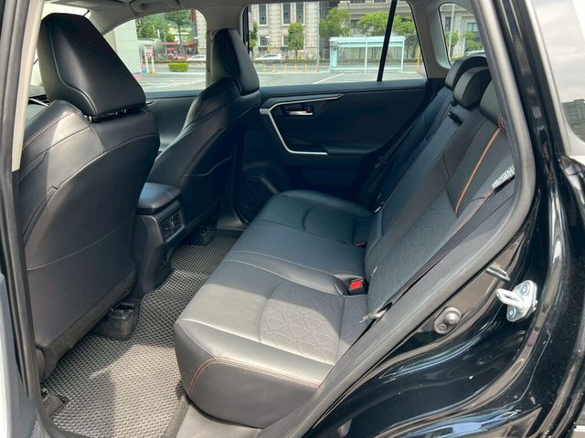 TOYOTA豐田 RAV4  第4張相片